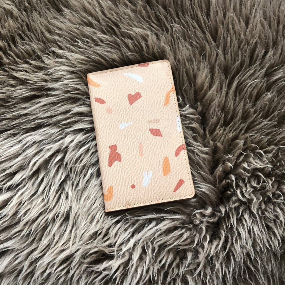 Glass Ladder & Co. travel wallet, used only a week